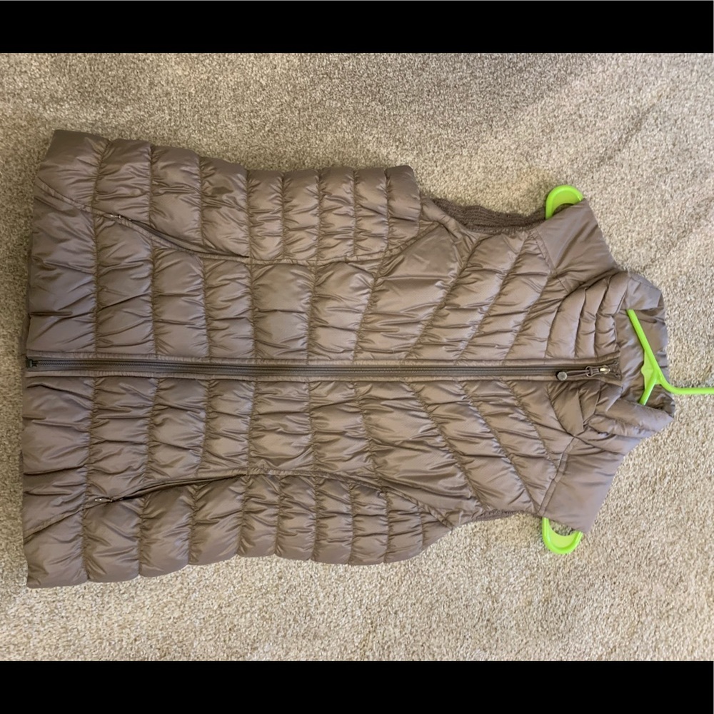 Athleta Downalicious vest